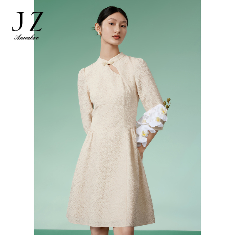 13266412.JZ玖姿国风肌理花卉小黑裙女装春季新款设计感连衣裙米色
