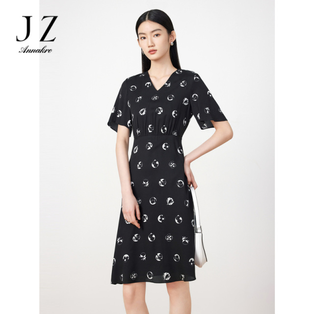 13266087.商场同款JZ玖姿V领连衣裙女装春季新款真丝弹力缎JWDC50006