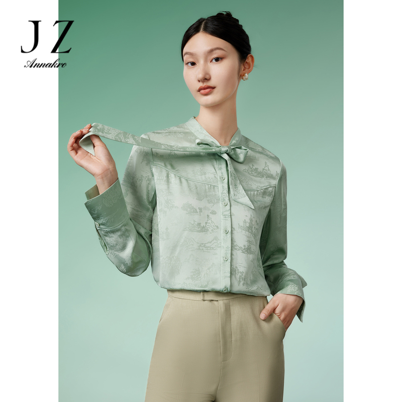 13269120.JZ玖姿缎面醋酸上衣女装春季新款肌理国风小众设计感小衫绿色