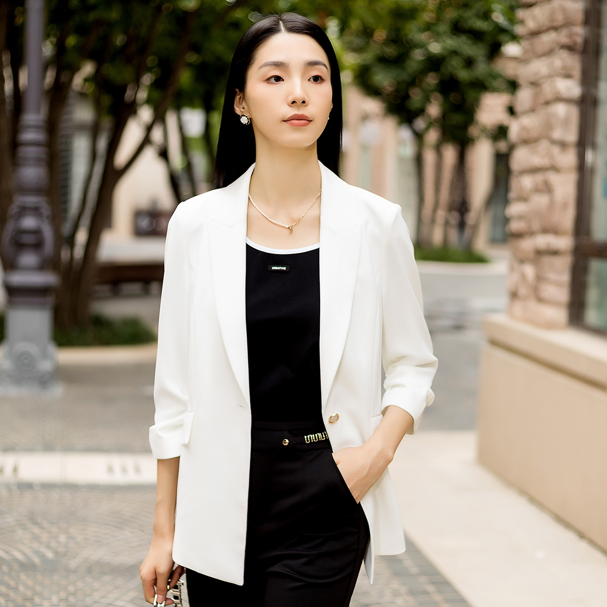 13295489.【专柜同款】【通勤西服】气质减龄时尚简约女式外套