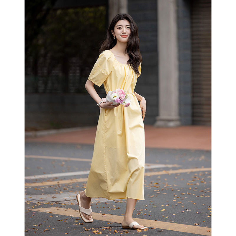 13288970.【纯棉物语】夏季松弛感圆领泡泡袖细腰带宽松中长款女式连衣裙