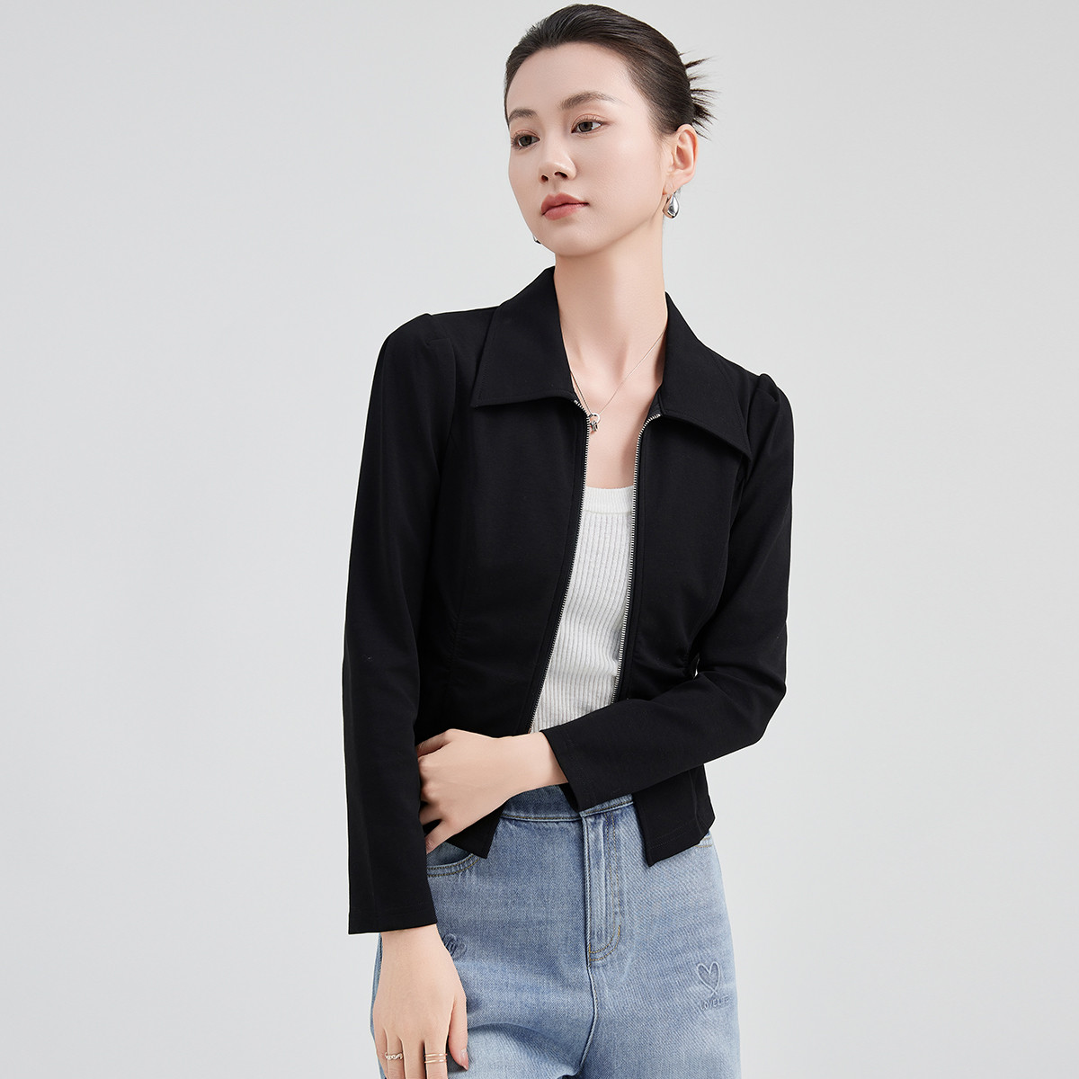 13296116.【专柜同款】【外套】休闲时尚纯色短款减龄女式开衫上衣