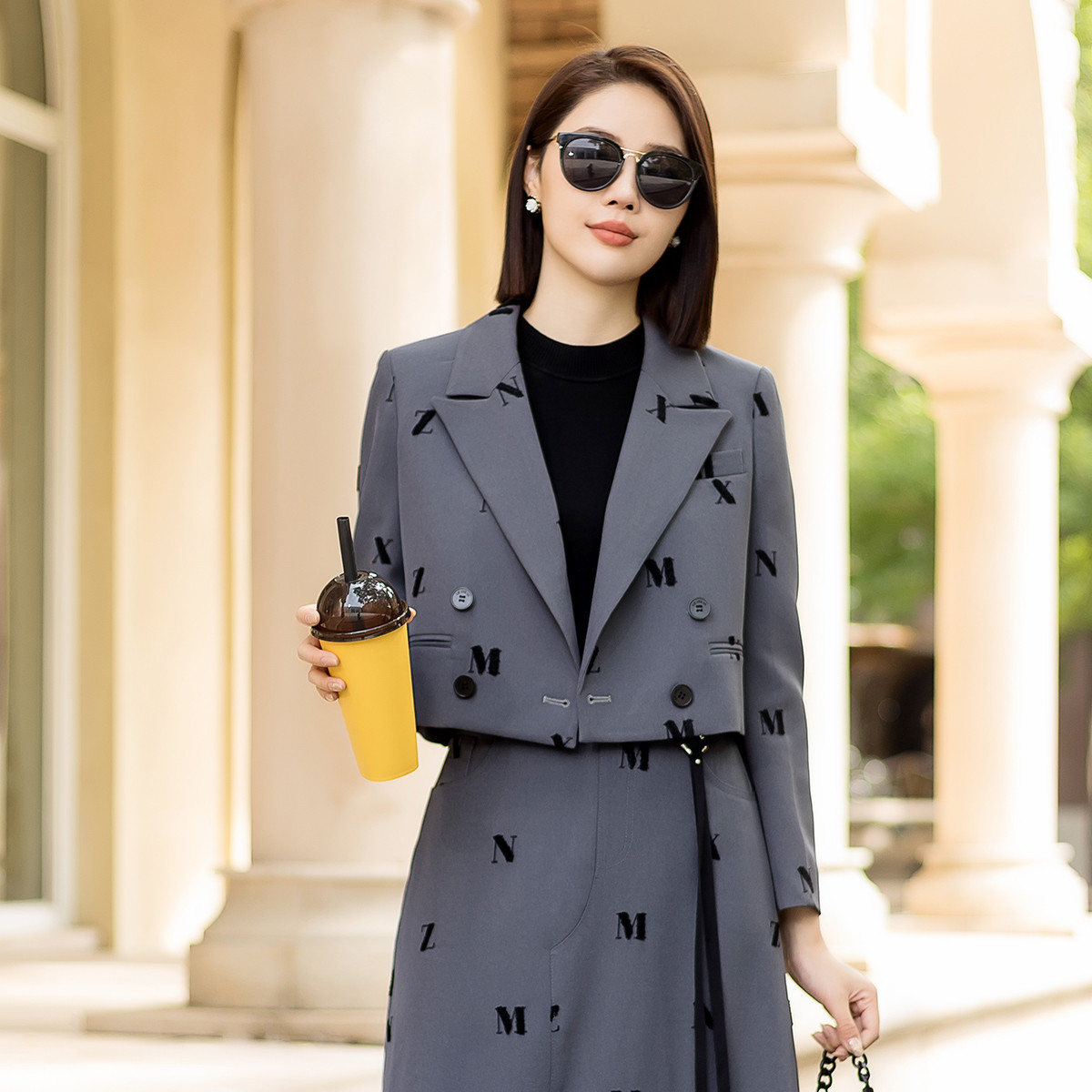 13294674.【专柜同款】【女式西服】时尚印花气质通勤百搭外套