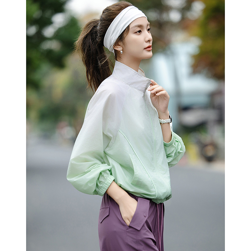 13288609.【UPF50+ 防紫外线】春季户外立领渐变弧线分割宽松女式外套