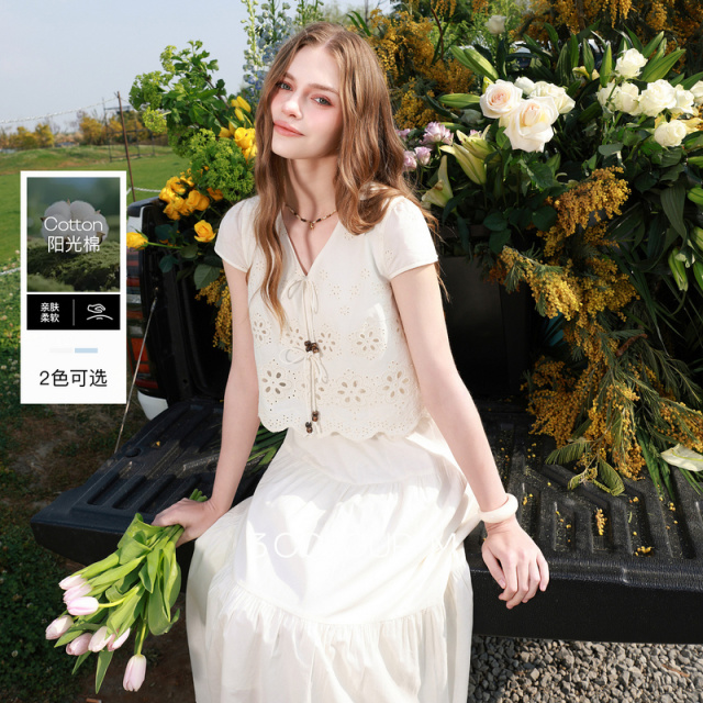 13286708.【小樱花连衣裙】三彩2026夏季新款纯棉绣花短袖V领A字裙长裙M