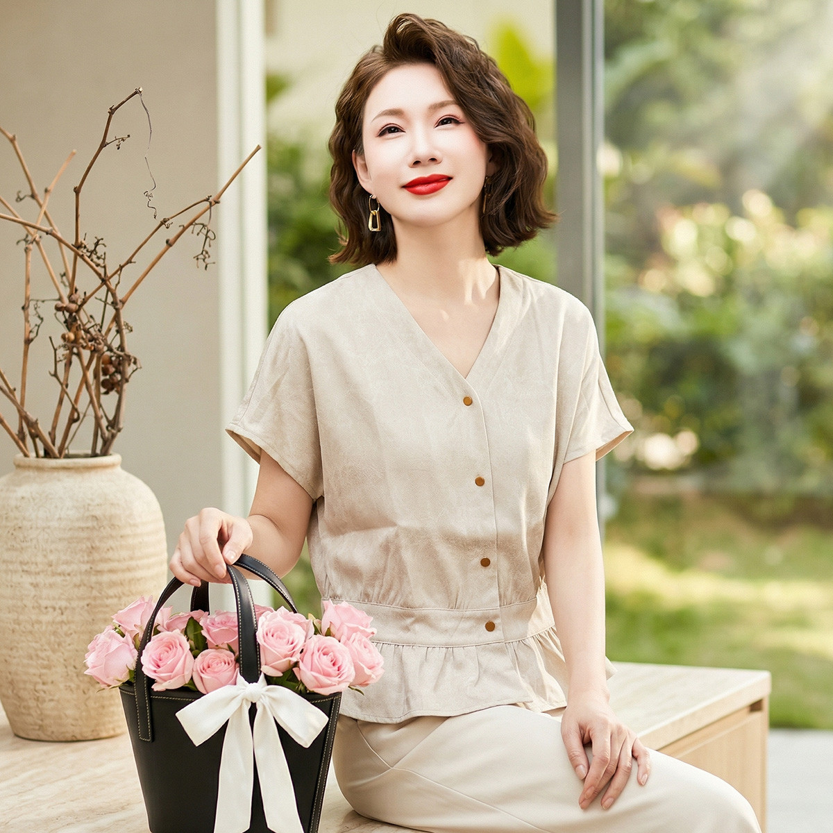 13293454.新中年妈妈夏季时尚上衣服洋气中老年女装上衣小衫