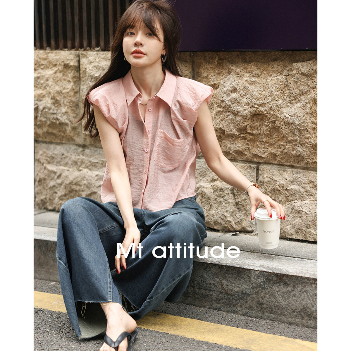 13329847.【韩系减龄】夏季款 甜美清新纯色泡泡宽肩设计翻领小衫