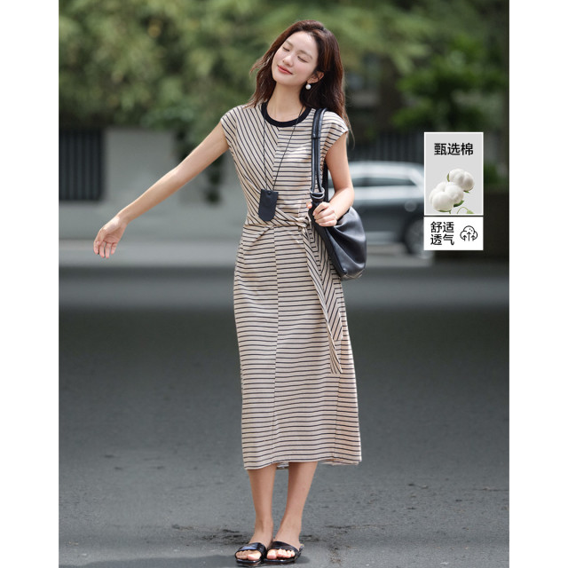 13337595.【亲肤云氧棉】夏季撞色圆领侧边绑带收腰盖袖条纹针织女式连衣裙