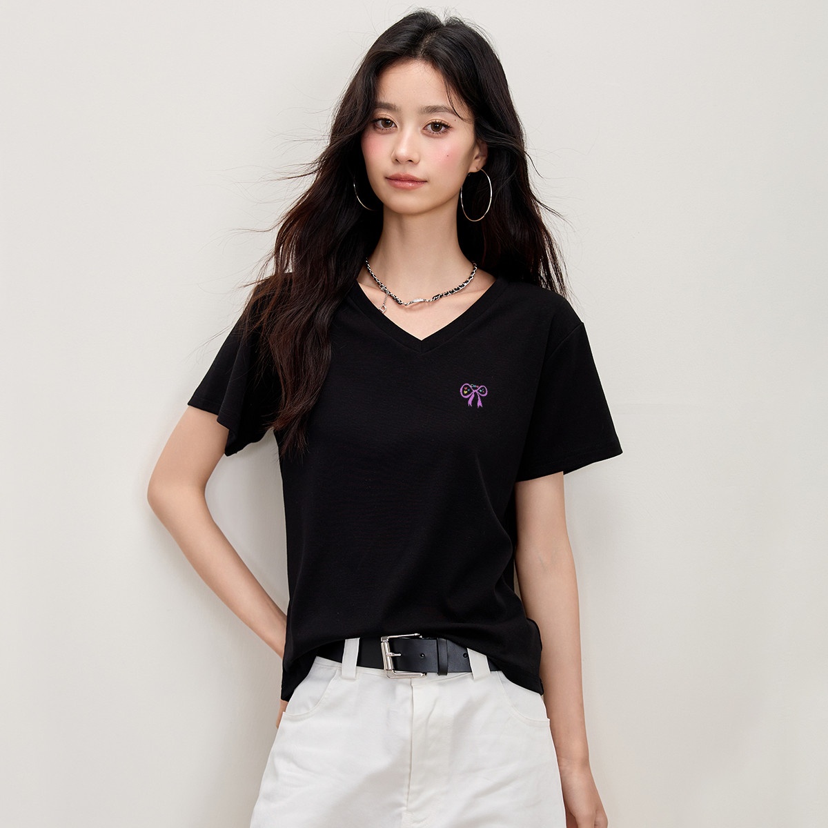 13714801.CHOCOOLATE极简风日常通勤v领短袖t恤夏季休闲女上衣