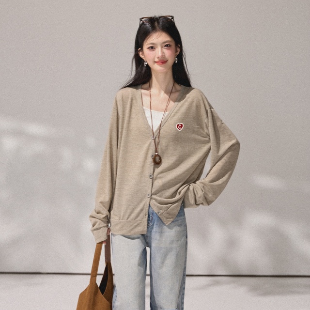 13714841.CHOCOOLATE松弛感慵懒风v领长袖t恤春秋款休闲女上衣