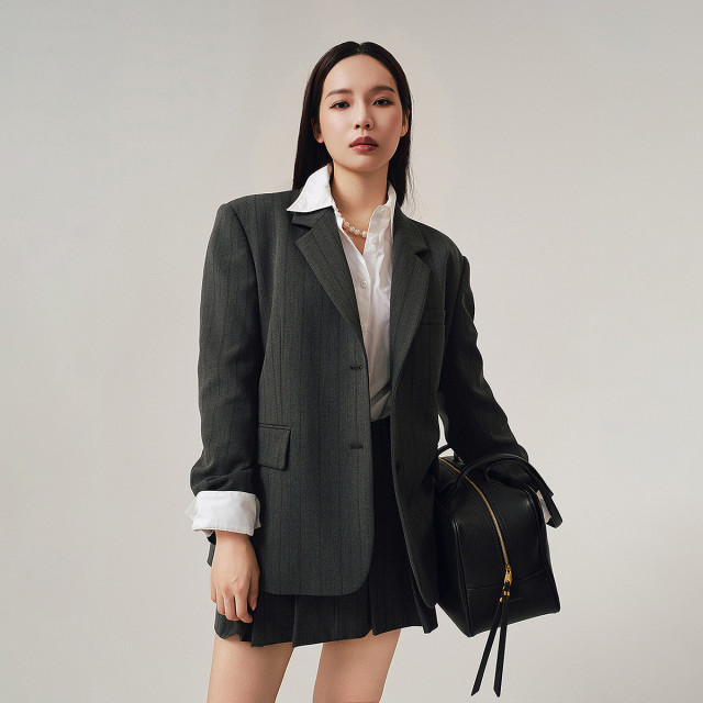 13341784.昂诺单排扣条纹西装女秋季宽松长袖休闲西服外套