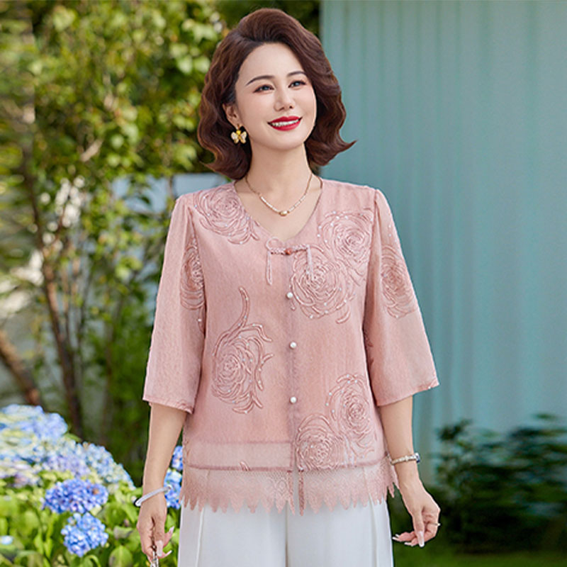 13349164.妈妈装V领重工刺绣假两件时尚T恤Q5DDFJ608
