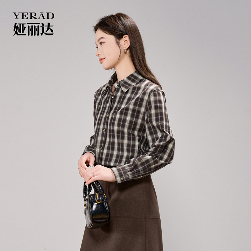 13348408.【娅丽达】休闲宽松复古长袖咖色格子衬衫女叠穿衬衣外套