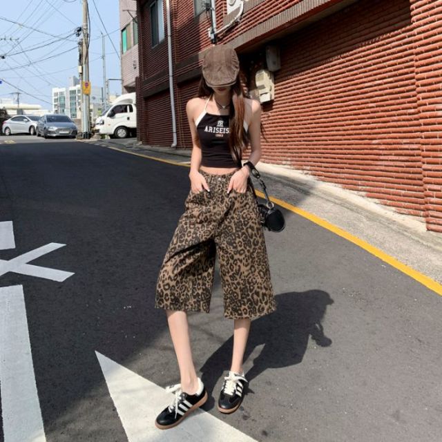 13351514.引闻 豹纹阔腿牛仔中裤女高腰百搭休闲宽松直筒长裤