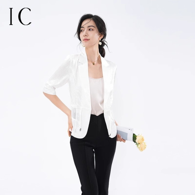 13357119.新中式国风盘扣中袖压褶西装外套夏季休闲舒适薄款女休闲西服