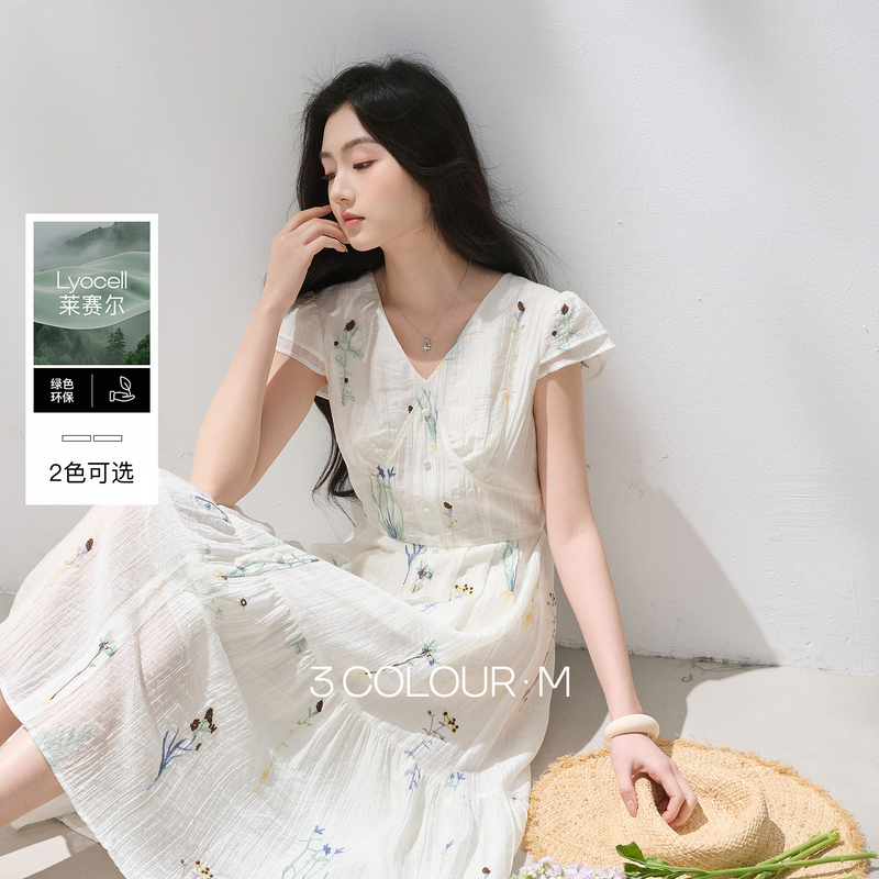 13341184.三彩2026夏季新款法式浪漫绣花大摆裙连衣裙V领收腰短袖长裙M