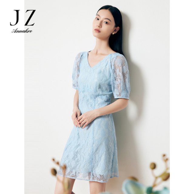 13361936.JZ玖姿法式轻熟风V领蓝色收腰蕾丝短袖连衣裙女夏季新款