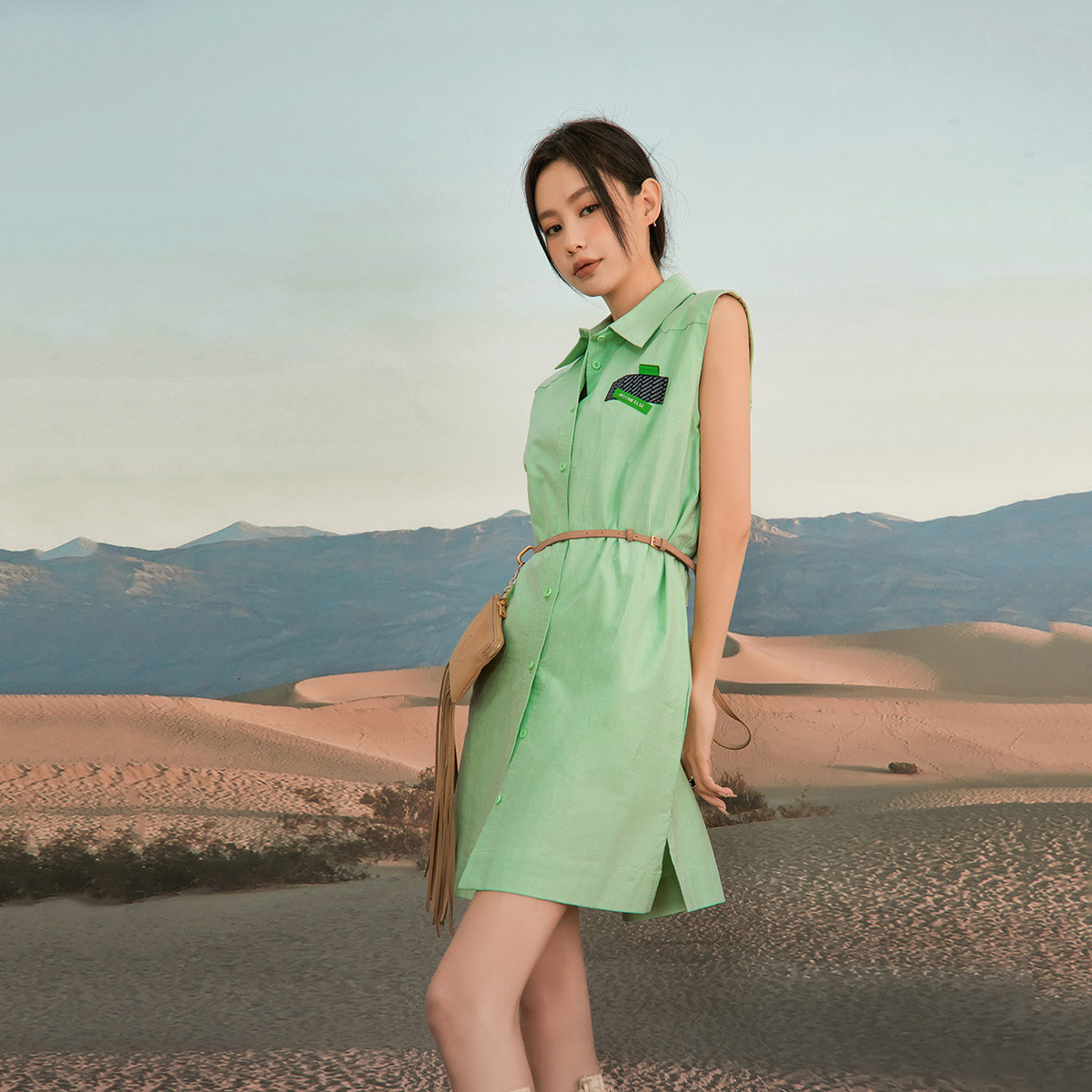 13364128.小众无袖Polo领连衣裙女春夏季简约设计感短裙