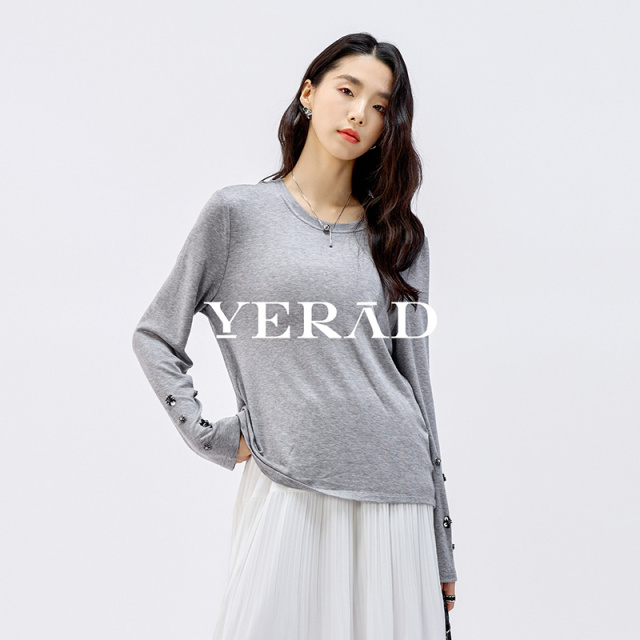 13367424.【娅丽达】松弛感手工钉珠花朵莱赛尔羊毛T恤女长袖打底