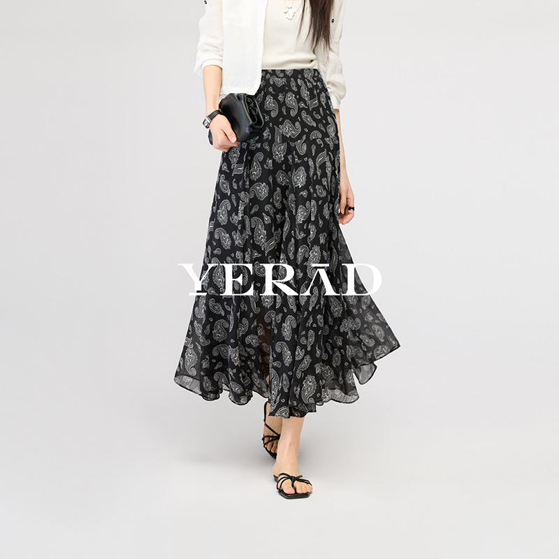 13366611.【娅丽达】松弛感复古印花半身裙女百搭休闲长裙度假碎花裙子