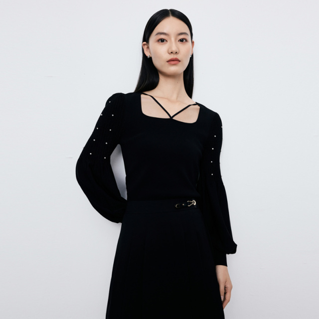 13388973.迪赛尼斯 静奢风众设计感长袖毛针织衫