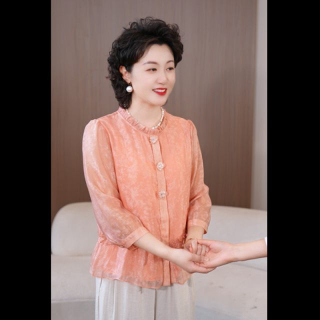 13410509.母亲节衣服妈妈夏装时尚小衫t恤2026新款洋气中老年女装衬衣服