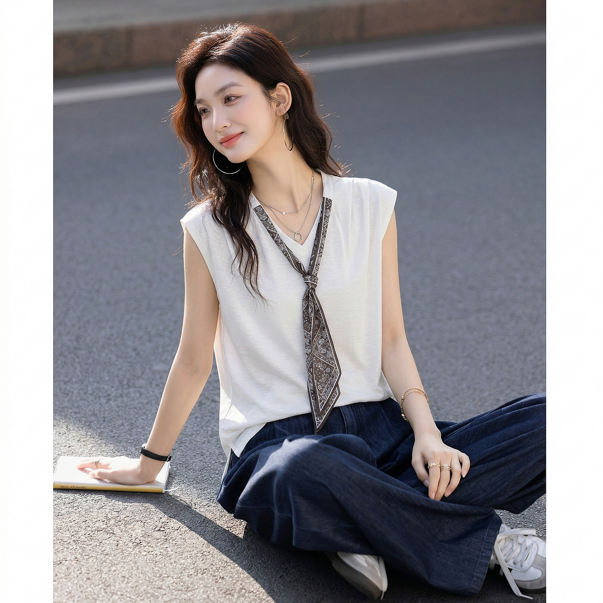 13415449.【含亚麻桑蚕丝莱赛尔棉】夏季呼吸感印花丝巾V领慵懒风女式t恤
