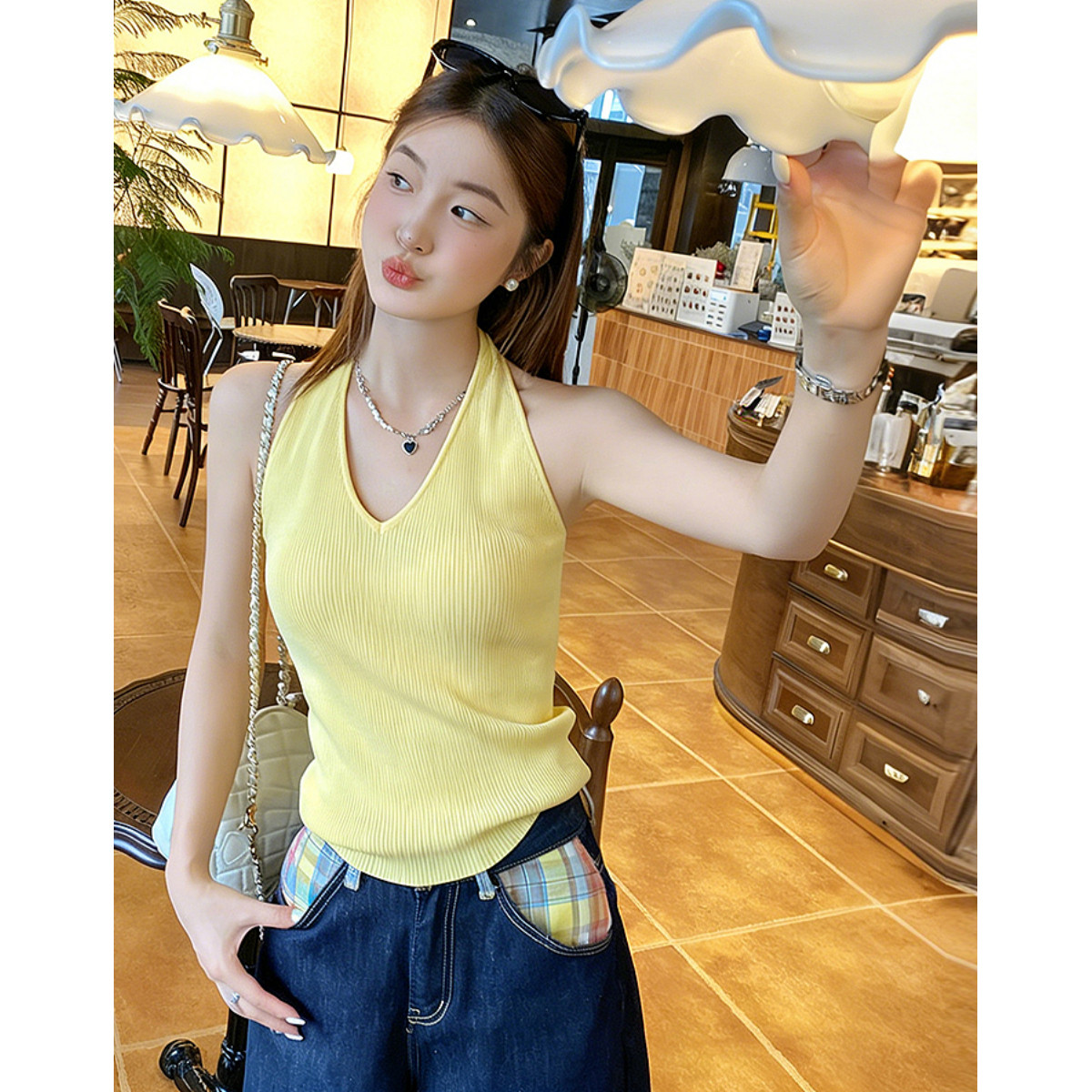 13451611.【浅夏风系列】夏季甜美挂脖V领背心无袖修身显瘦小个子女针织衫
