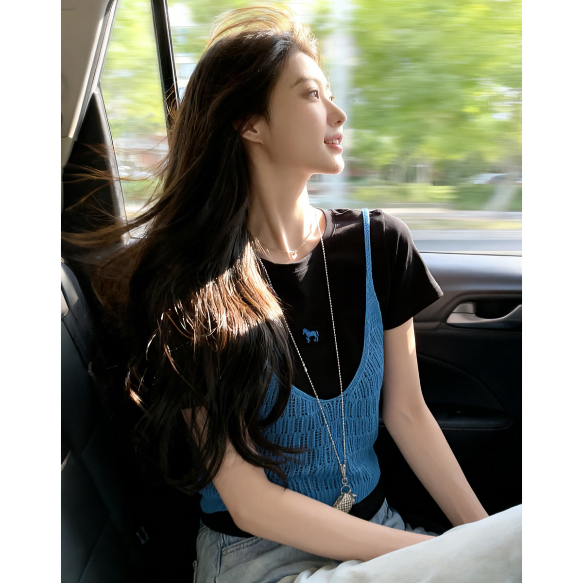 13451303.【轻松通勤系列】夏季假两件撞色刺绣小马圆领短袖设计感女式t恤