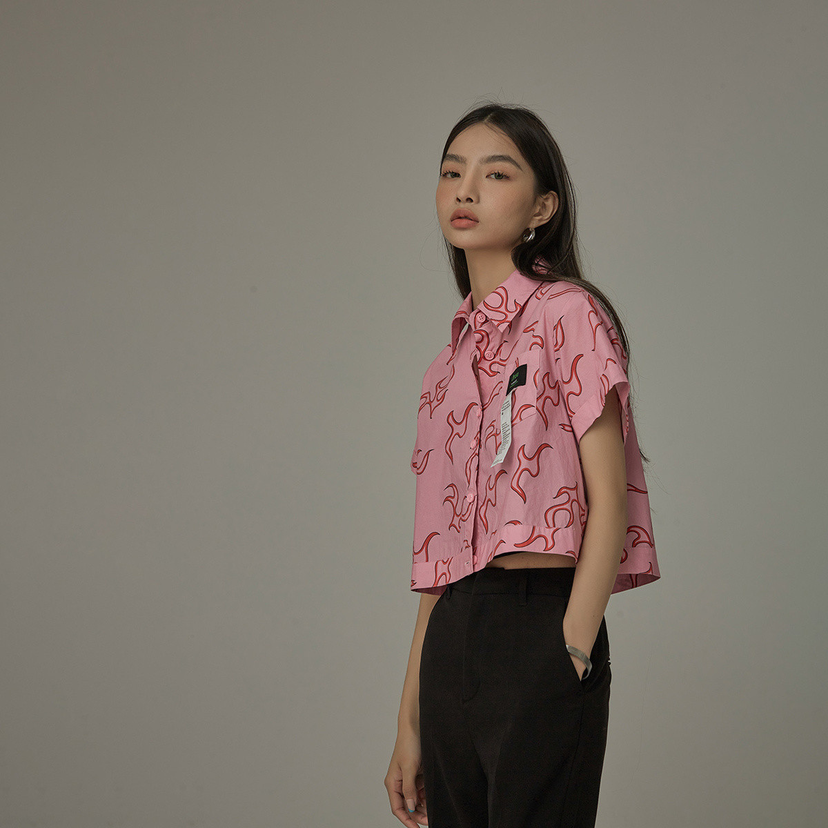 13439429.复古绿豹纹衬衫女夏短款外穿港风潮流上衣
