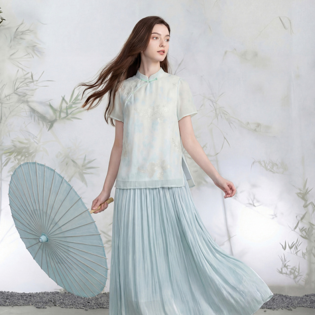 13445308.三彩若潮大码女装2026夏季新款国风雪纺小衫上衣绣花藏肉微胖MM