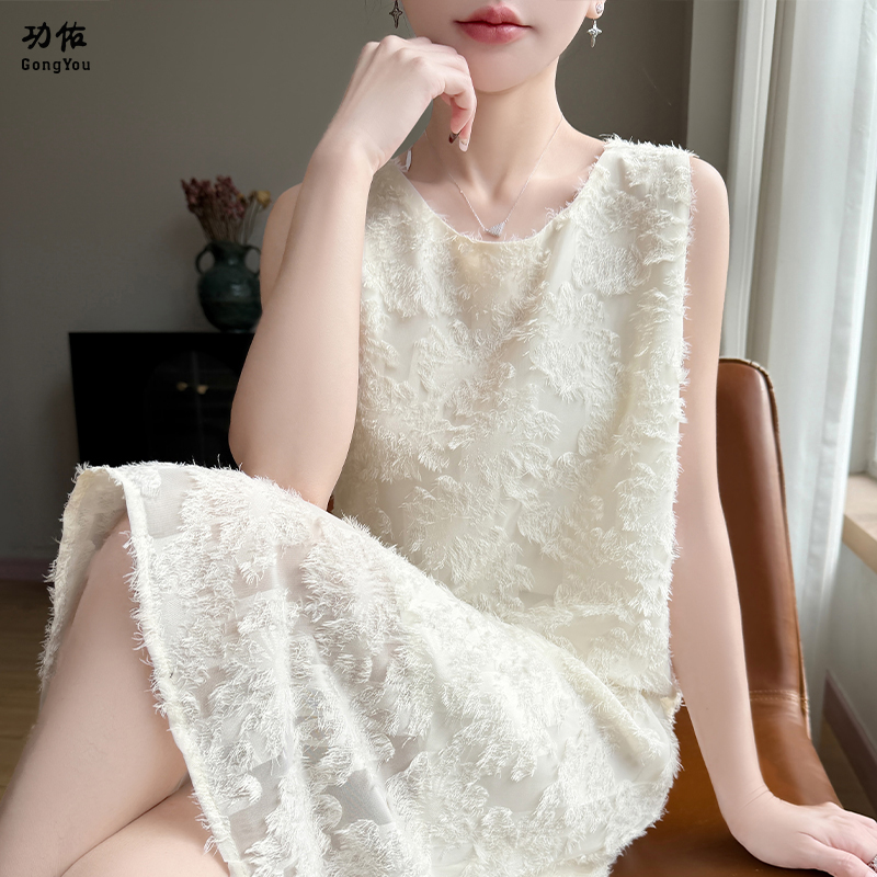 13446174.【功佑】丝滑缎面圆领法式剪花连衣裙