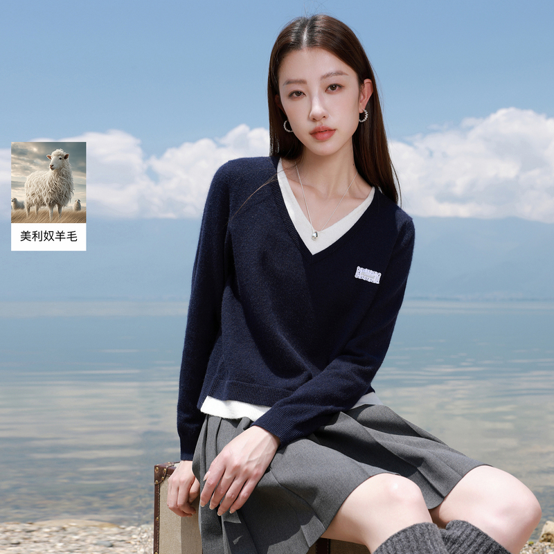 13457397.三彩若潮大码女装2026春季新款假两件V领针织衫长袖宽松上衣胖MM