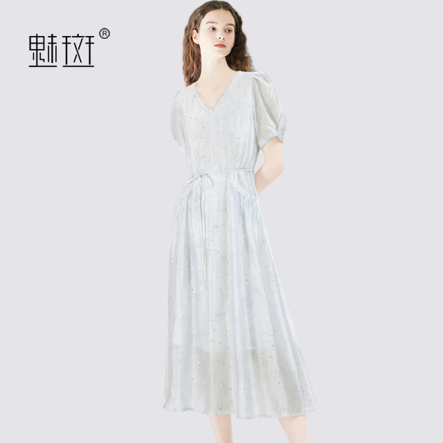 13457624.魅斑蕾丝花边V领泡泡袖连衣裙系带仙女裙
