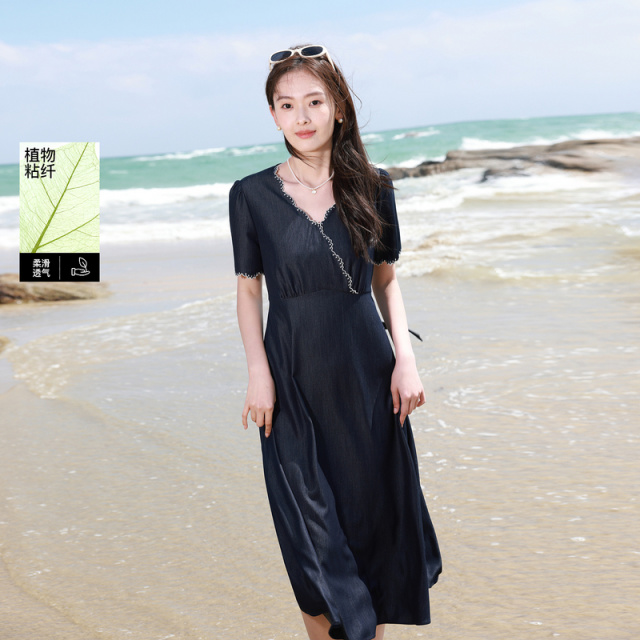 13458485.三彩若潮大码女装2026夏季新款V领收腰连衣裙短袖宽松深蓝胖MM
