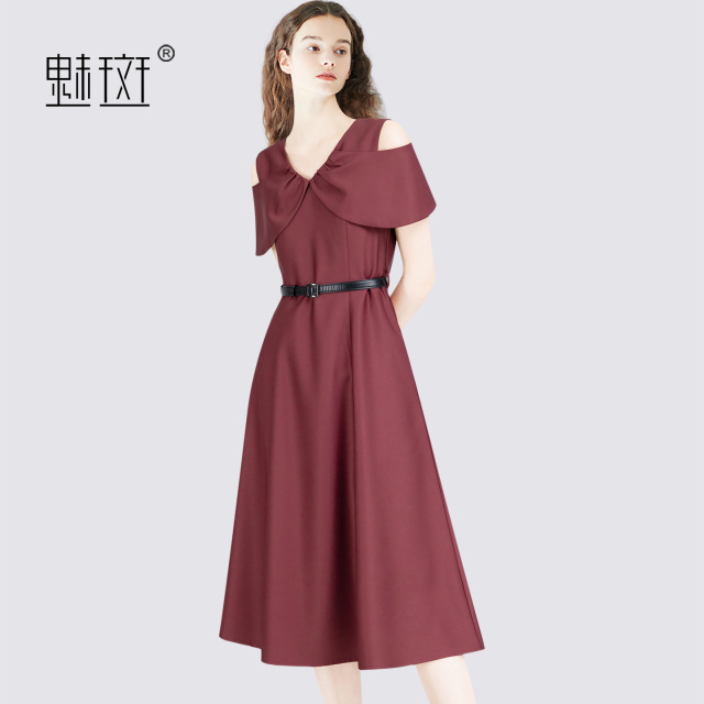 13457657.魅斑露肩酒红色连衣裙收腰轻礼服