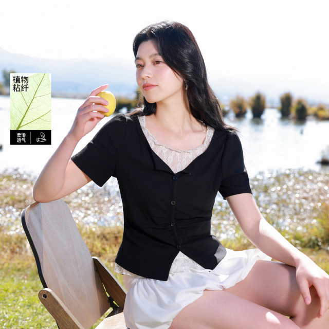 13455511.三彩若潮大码女装2026春季新款假两件花边圆领T恤短袖收腰胖MM