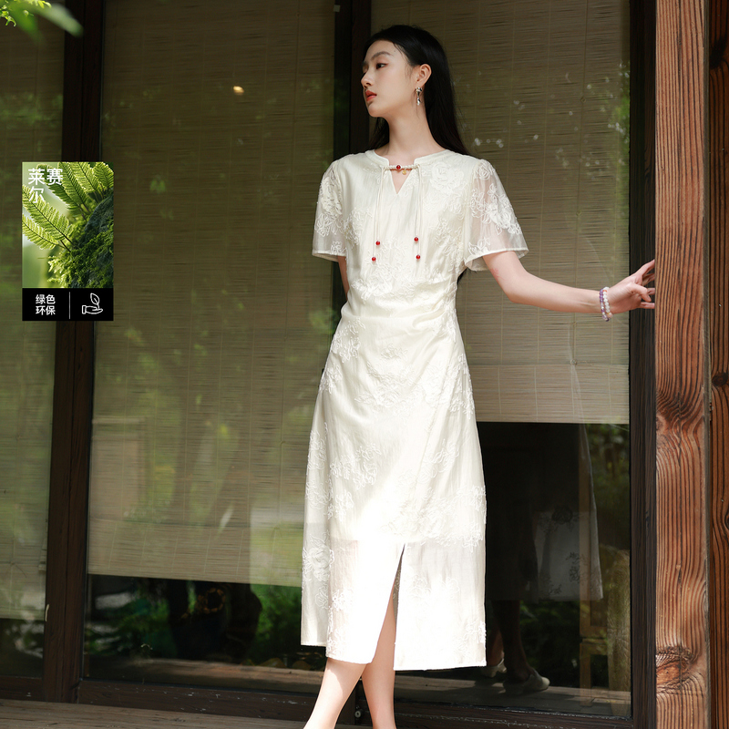 13455431.【莱赛尔】三彩若潮大码女装2026春季新款连衣裙圆领短袖开叉胖MM