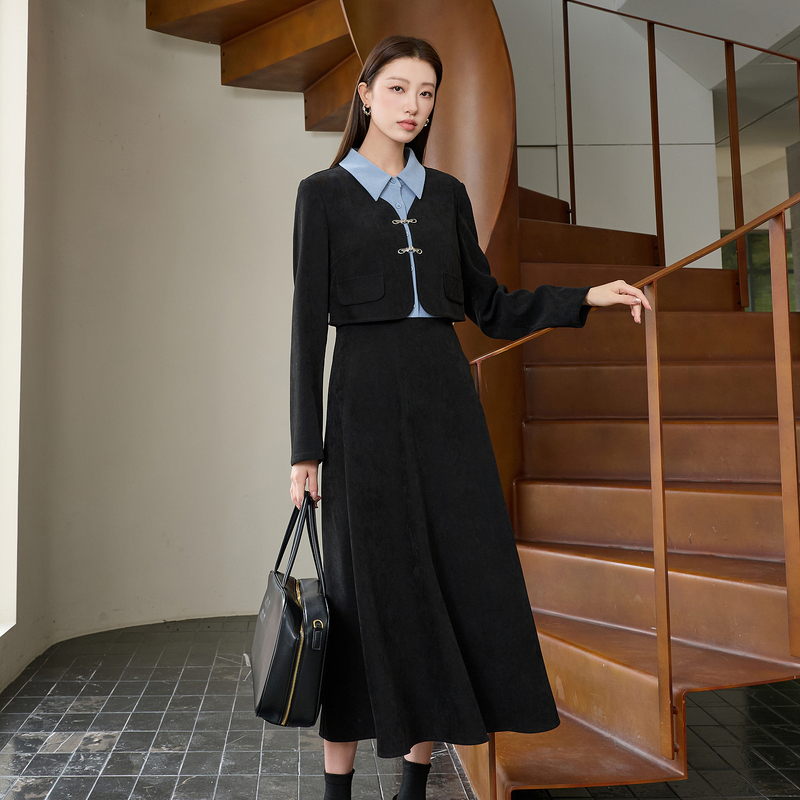13455248.三彩若潮大码女装2025冬季新款假两件连衣裙衬衫领长袖高腰胖MM