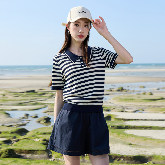 13455258.三彩若潮大码女装2025秋季新款针织衫毛衫套头短袖Polo领条纹胖MM