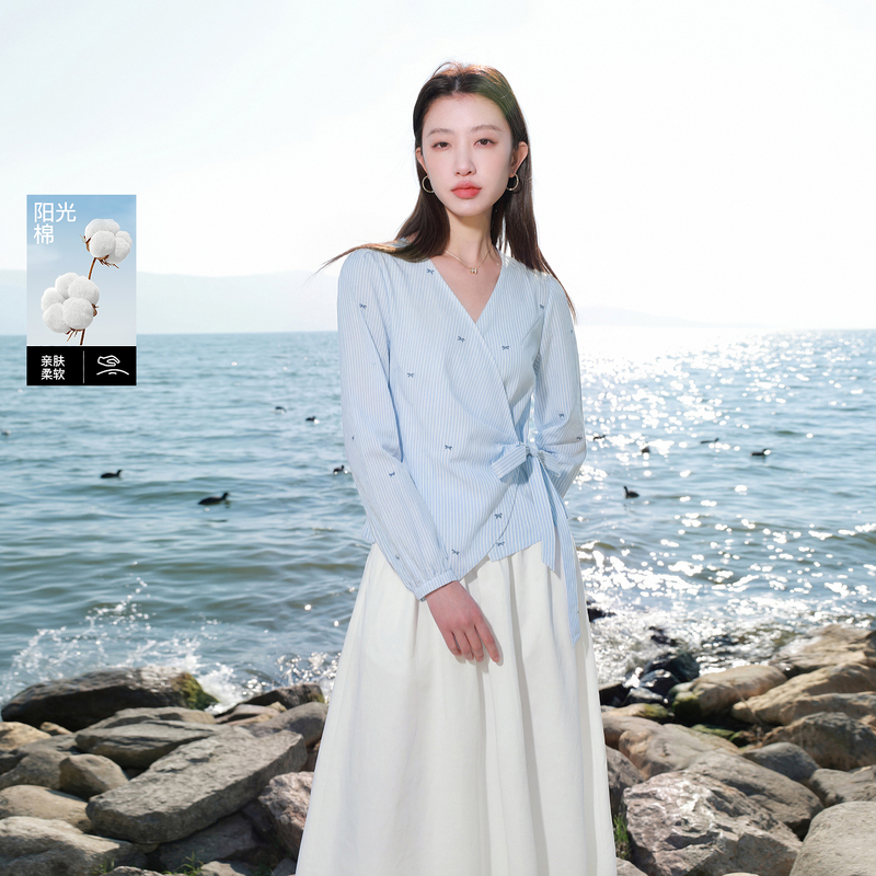 13455414.三彩若潮大码女装2026春季新款V领条纹衬衫上衣绑带收腰胖MM