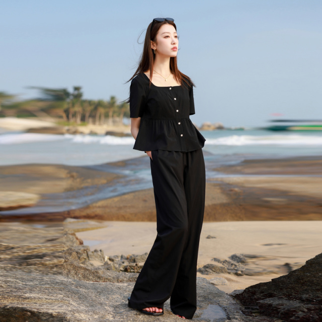 13455276.三彩大码女装2025夏季新款仿麻上衣长裤两件套装休闲方领通勤胖MM