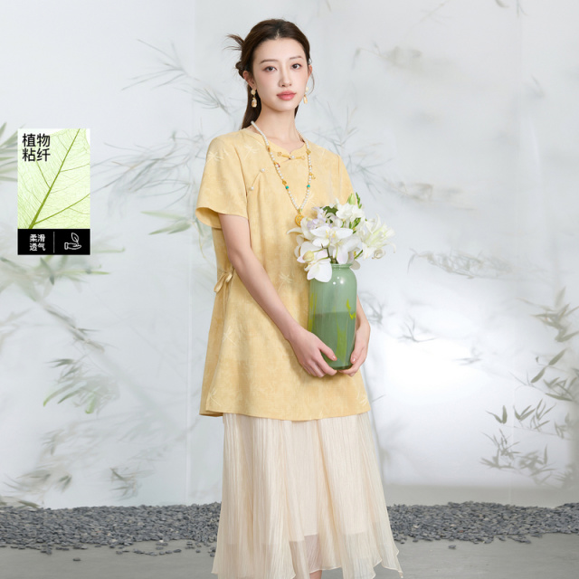 13455420.三彩若潮大码女装2026春季新款国风嫩黄蜻蜓小衫短袖中长款胖MM