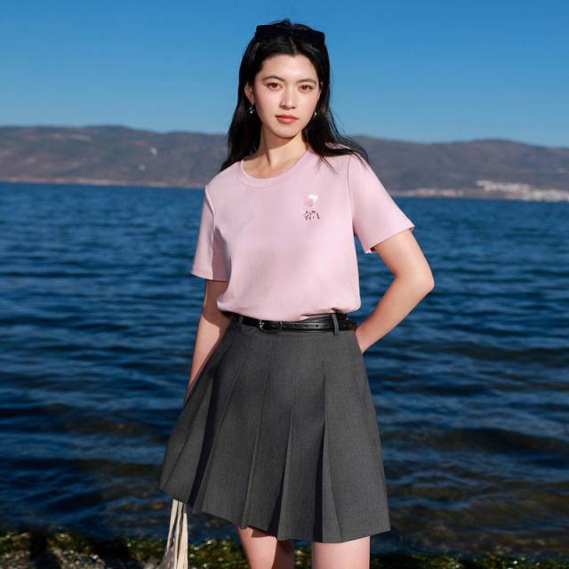 13457901.【100棉】三彩若潮大码女装2026春季新款圆领纯棉T恤刺绣短袖胖MM