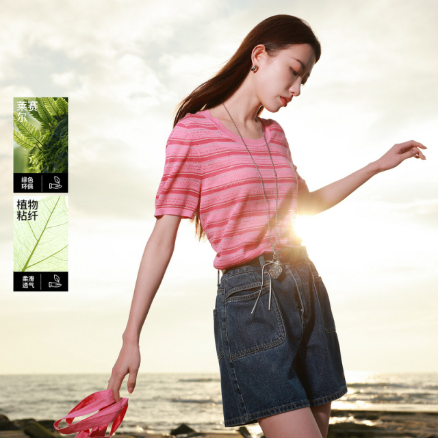 13458495.三彩若潮大码女装2026夏季新款圆领镂空针织衫粉色条纹短袖胖MM