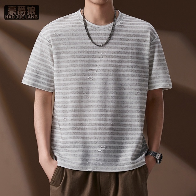 13461865.老钱风条纹短袖男士冰丝T恤舒适夏季新款高端宽松破洞上衣服夏装