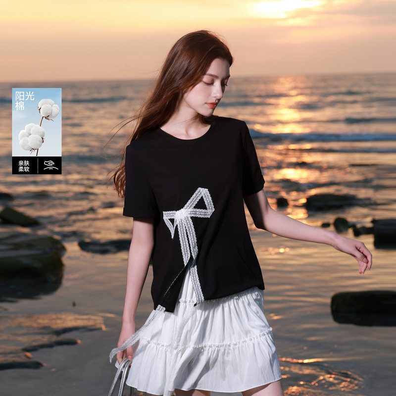 13455252.三彩若潮大码女装2025秋季新款圆领T恤短袖花边蝴蝶结开叉胖MM