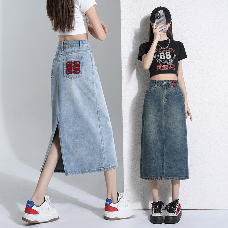 13465917.淘贝鼠春夏新款女式刺绣开叉复古百搭半身牛仔裙【淘贝鼠女装XJ】