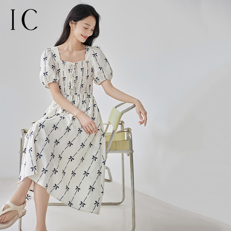 13473477.法式方领气质优雅设计感印花裙女2025新款夏季优雅气质高级裙子