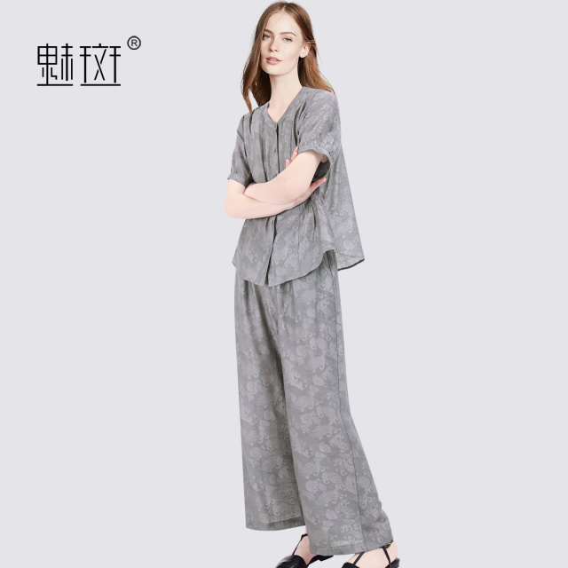 13480568.魅斑提花暗纹圆领短袖阔腿裤套装